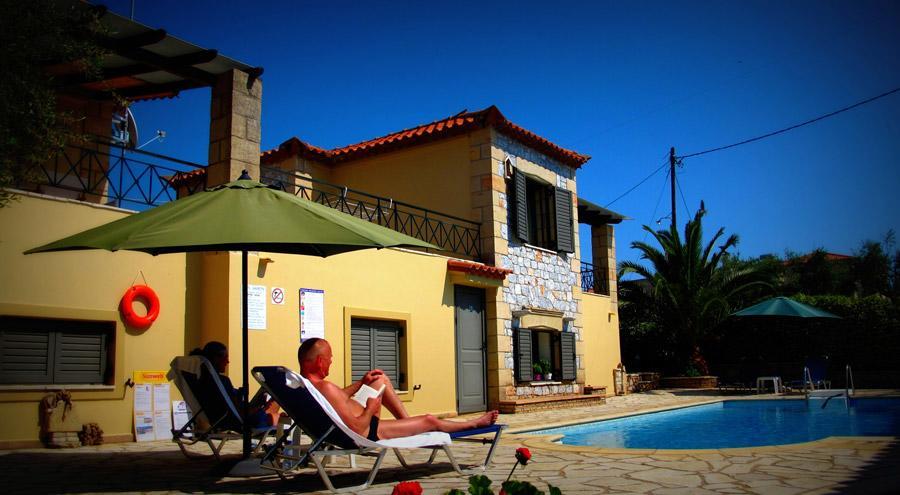 Finikes Apartments Stoúpa Esterno foto