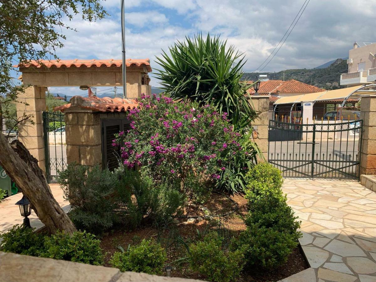 Finikes Apartments Stoúpa Esterno foto